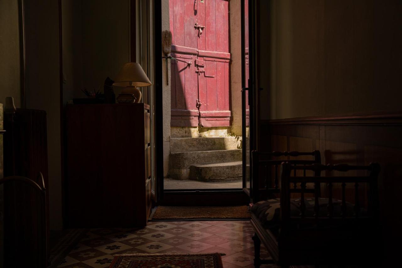L'Escapade Place Voltaire Vermenton Luaran gambar